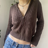 Strickjacke mit Zopfmuster und Kapuze